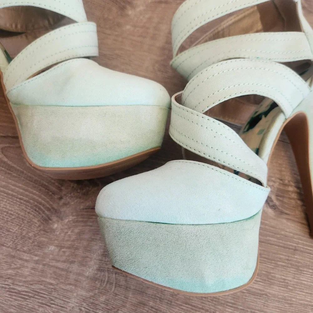 Qupid Strapped Faux Suede Women's Size 7.5 Seafoam Open Toe Stiletto Heel Shoes